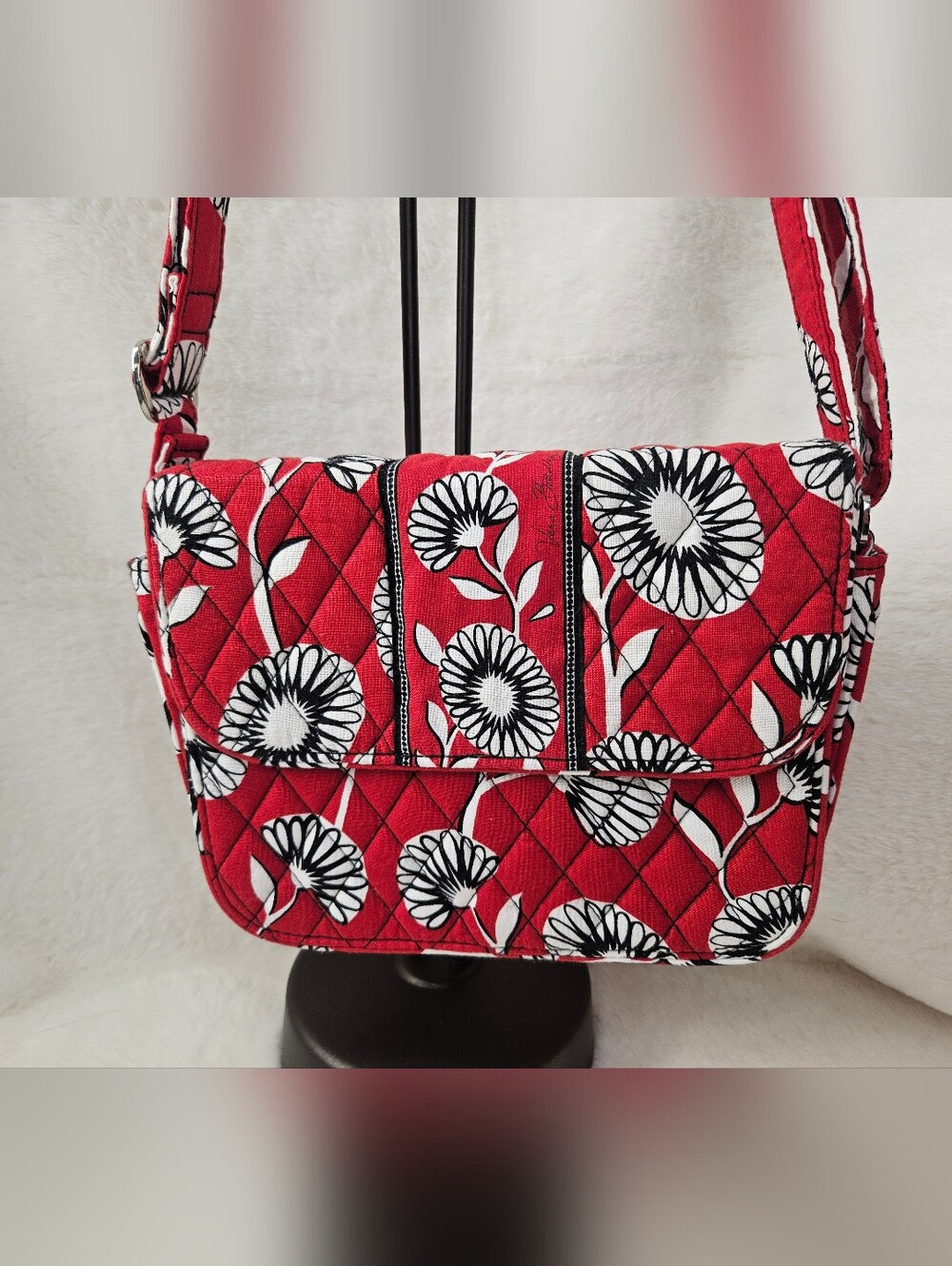 Vera Bradley Deco Daisy Crossbody Bag - Picture 2 of 7